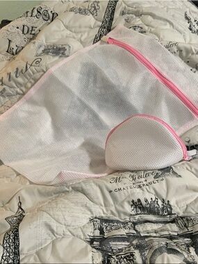 Mesh Garment Bag with Pink Trim - Gentle Clothing Protector